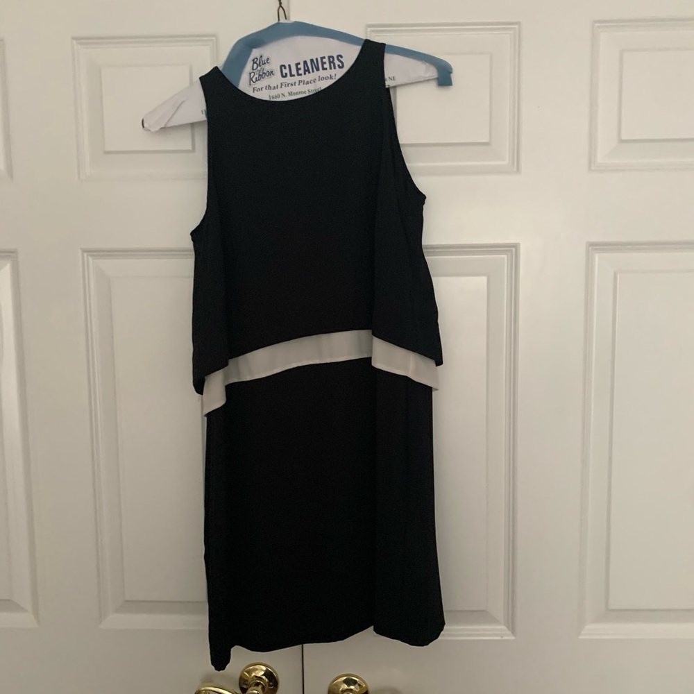 Black Tiered Dress. Sz 4. Banana Republic.